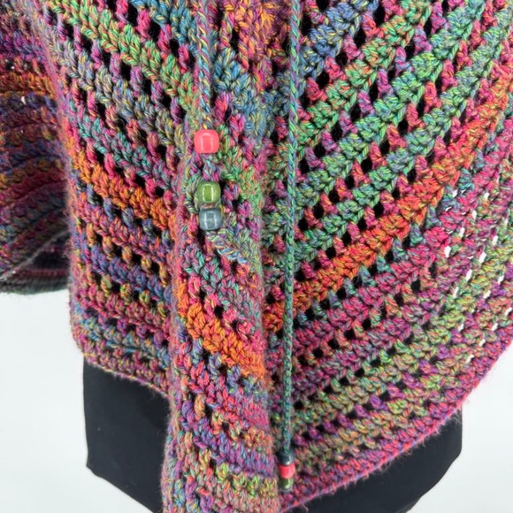 Hand crocheted poncho, beautiful colors. - Picture 4 of 9